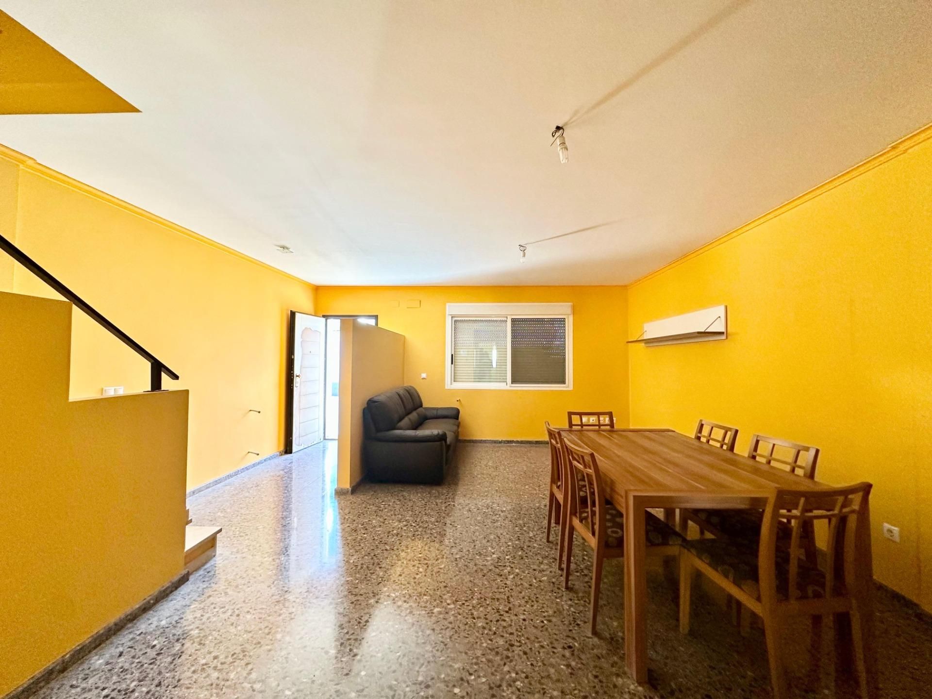 Vista exterior de Casa adosada en venda en Carlet amb Aire condicionat i Calefacció