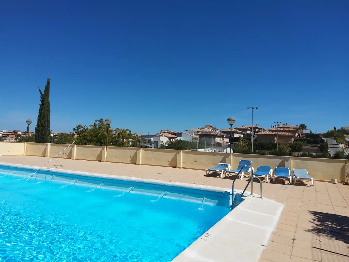 Piscina de Casa adosada en venda en La Guardia de Jaén amb Aire condicionat, Calefacció i Traster
