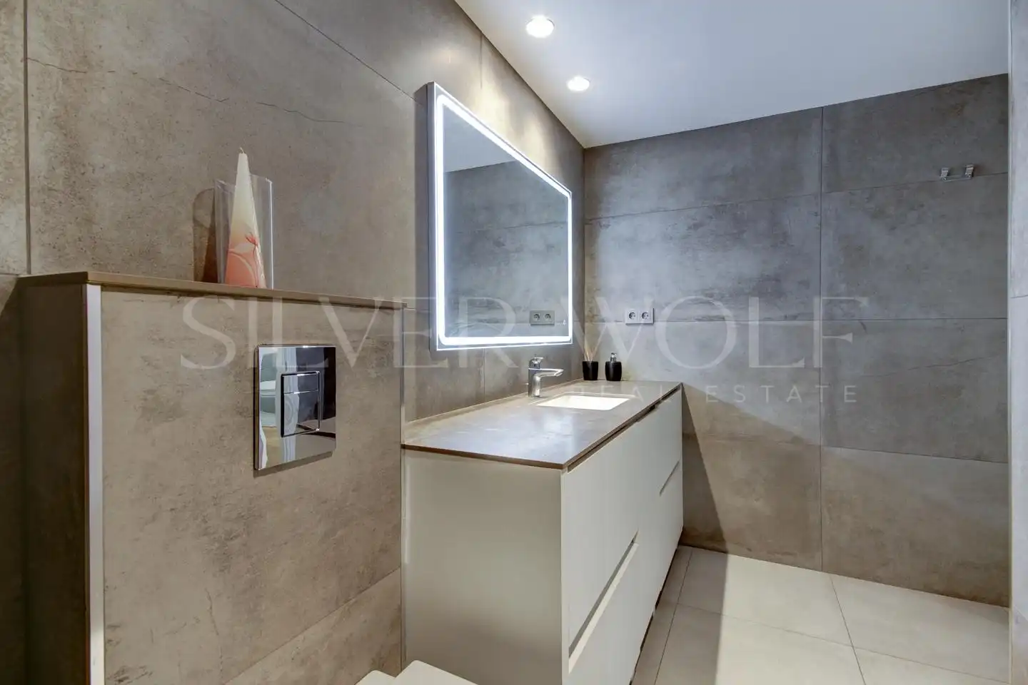 Badezimmer von Erdgeschoss zum Verkauf in Castelldefels mit Klimaanlage, Heizung und Terrasse