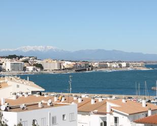 Vista exterior de Àtic en venda en L'Escala amb Terrassa