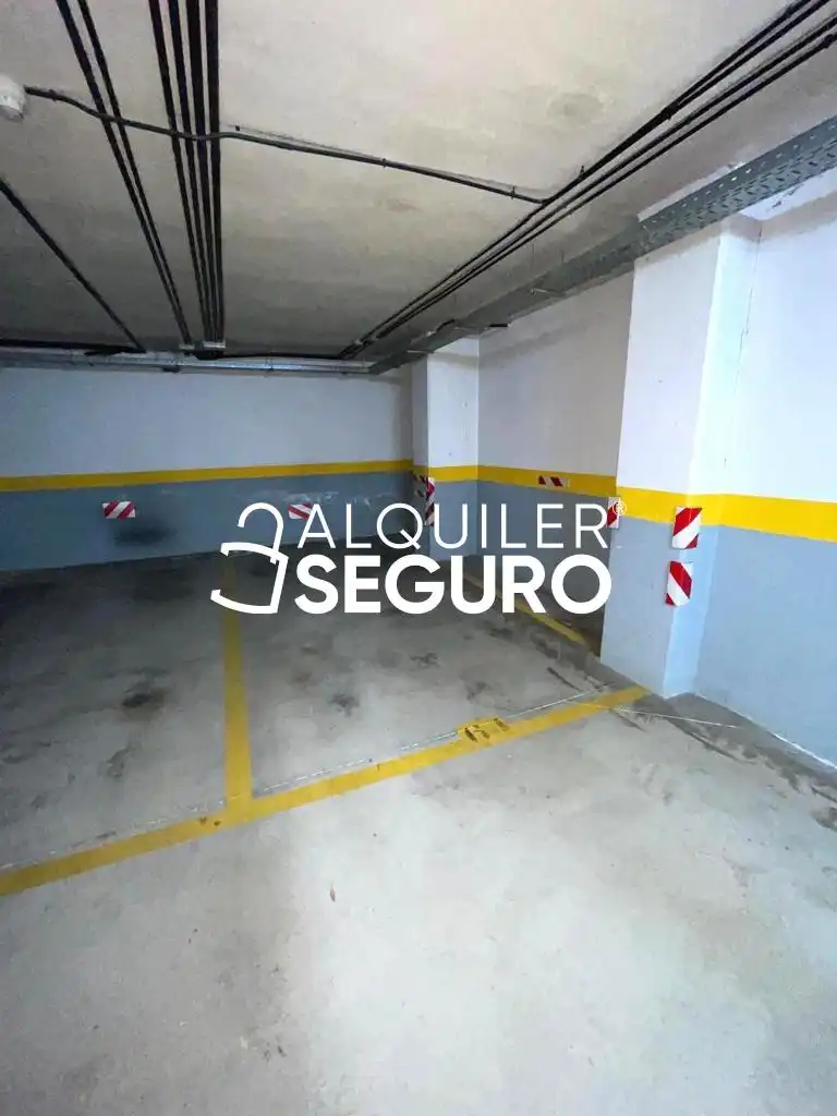 Flat for rent in de José Arcones Gil, Pueblo Nuevo