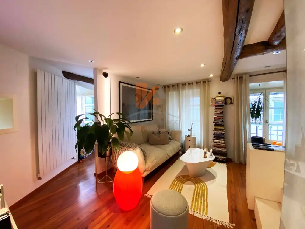 Living room of Houses for sale in Santiago de Compostela   with Washing machine