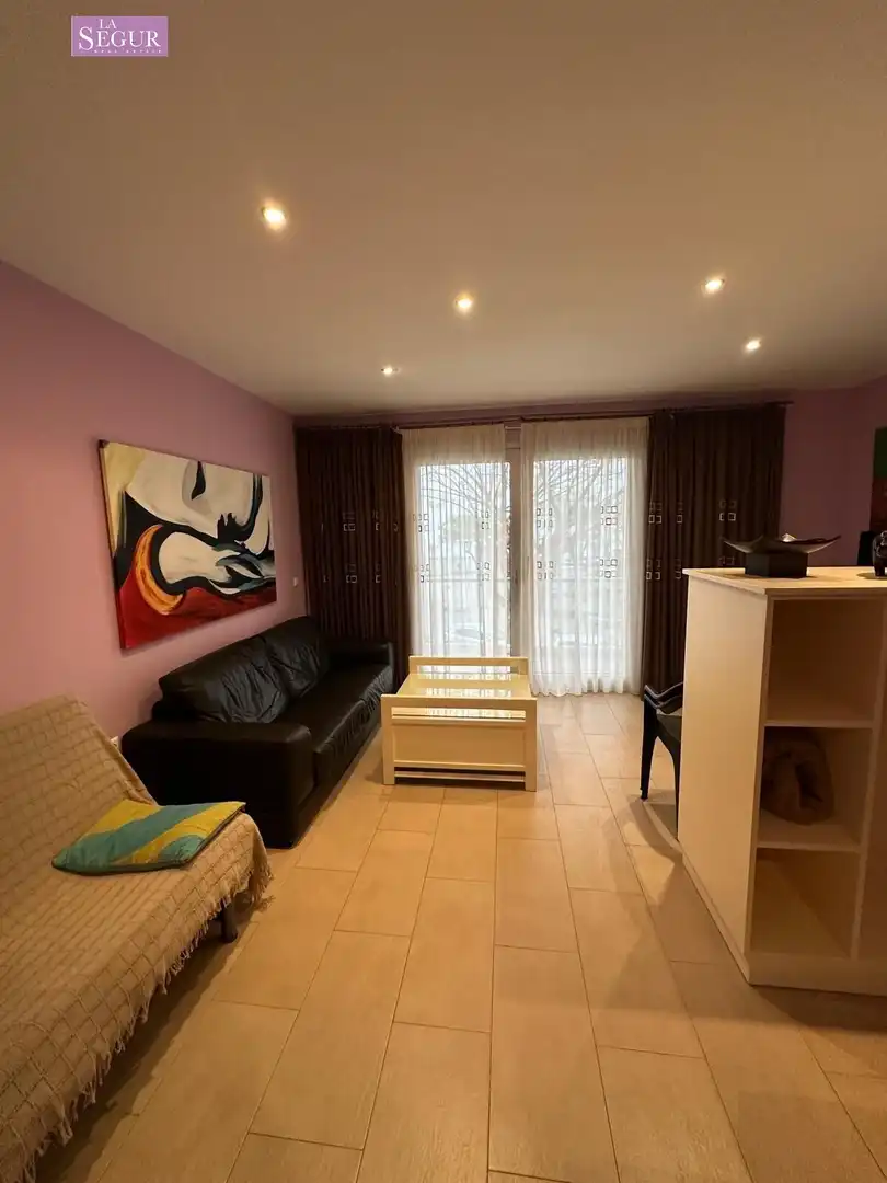 Sala d'estar de Dúplex en venda en Conil de la Frontera amb Terrassa, Traster i Moblat