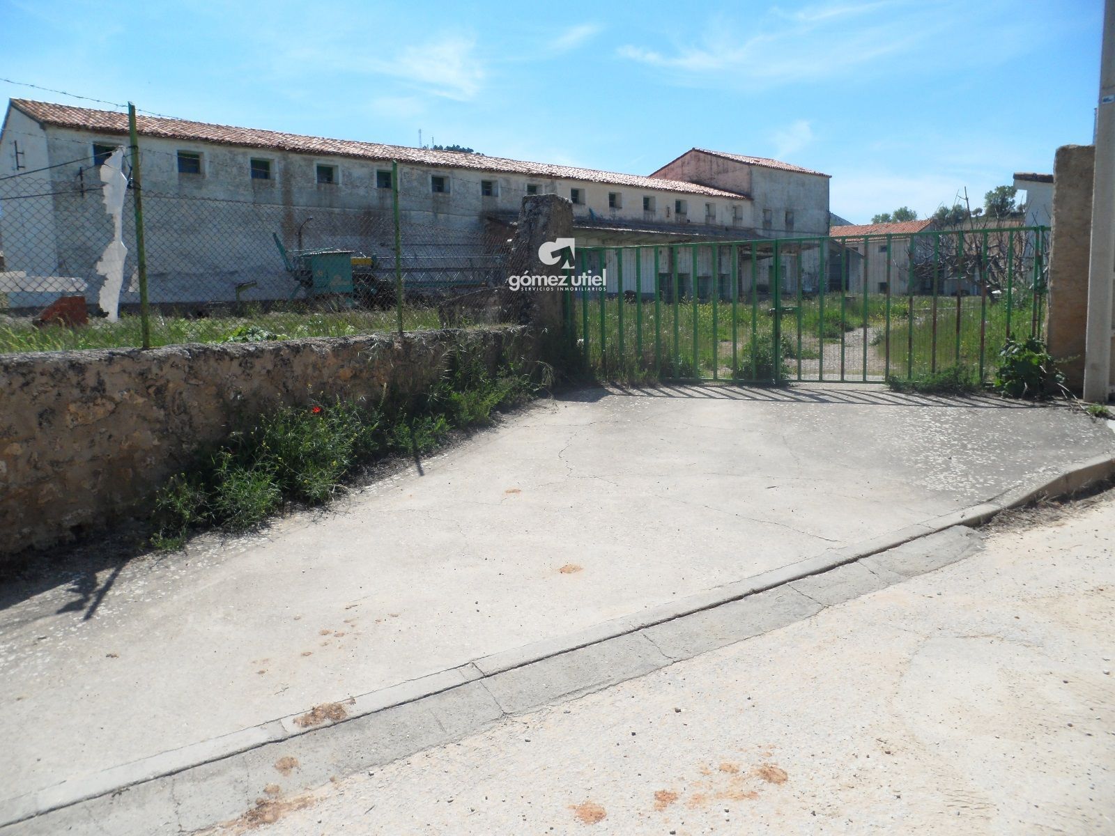 Exterior view of Industrial buildings for sale in Albalate de las Nogueras