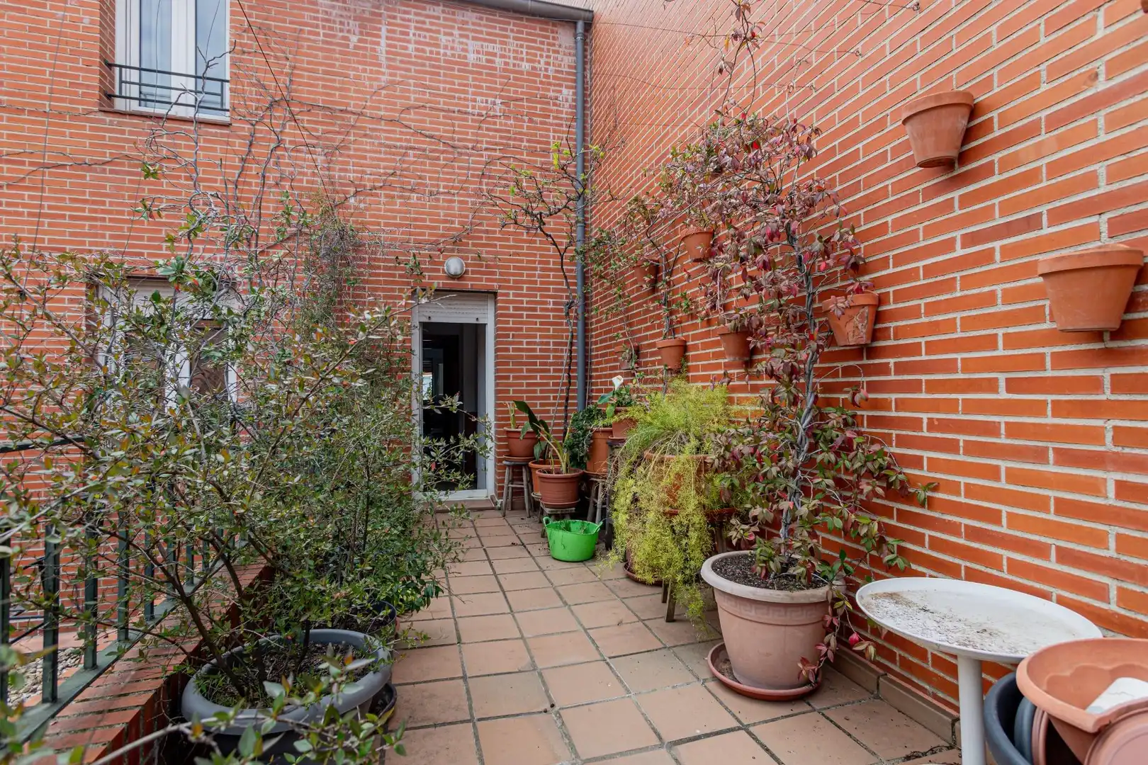 Jardí de Casa adosada en venda en Tres Cantos amb Calefacció, Terrassa i Traster