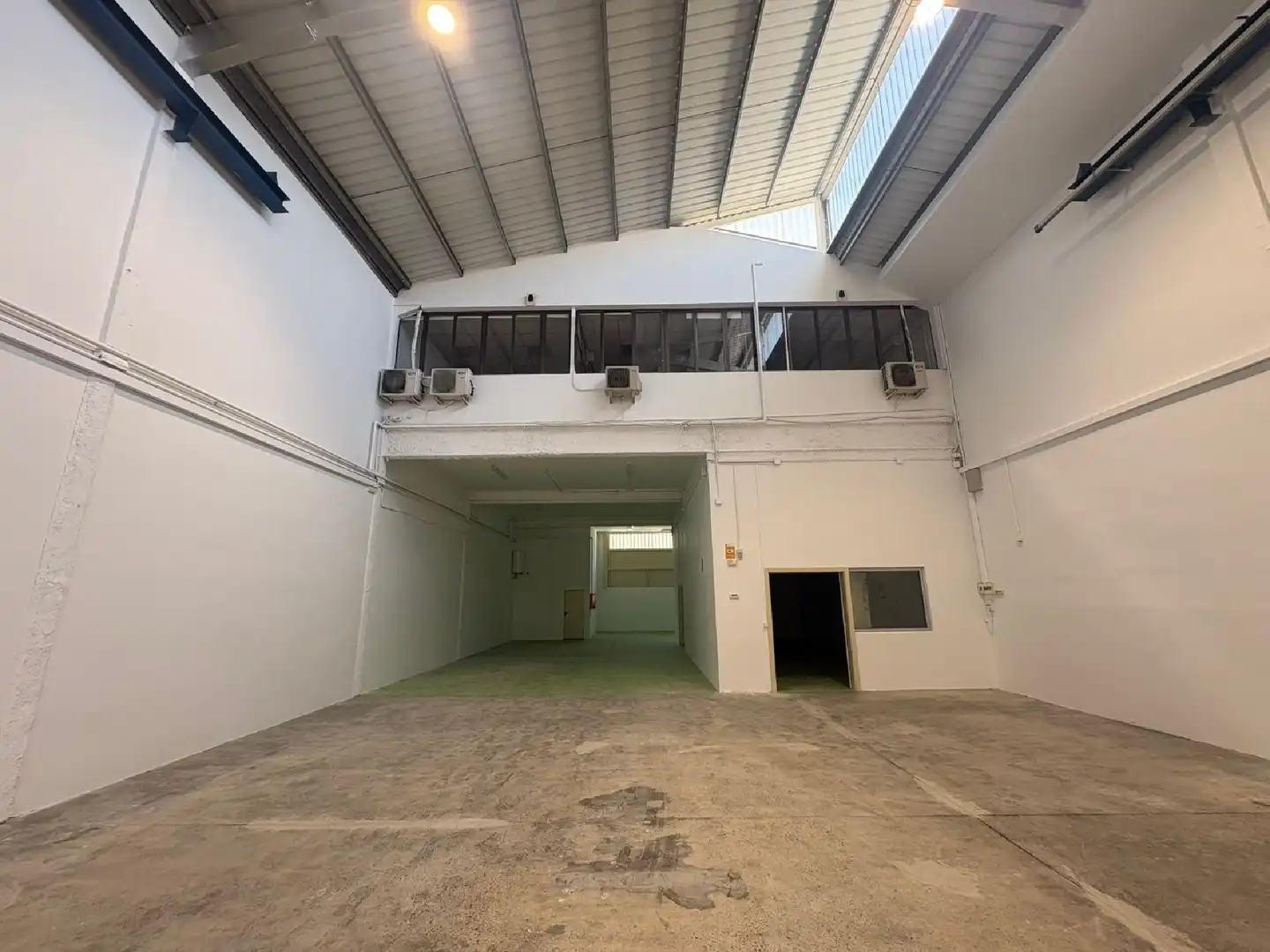 Nave industrial de alquiler en Barcelona