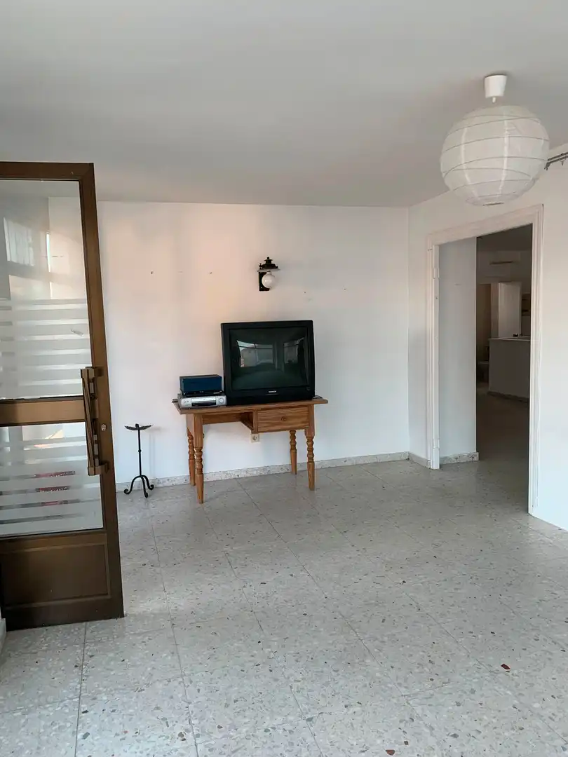 Wohnzimmer von Geschaftsraum zum Verkauf in La Adrada  mit Klimaanlage und Internet