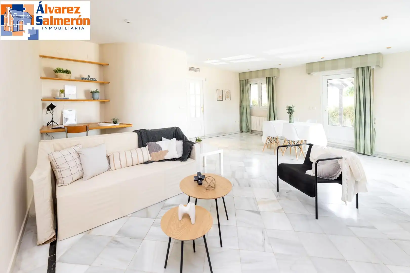 Living room of Houses for sale in Granada  with Air Conditioner, Private garden and Terrace