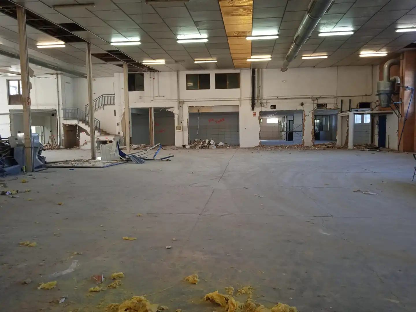 Industrial building to rent in Fuente del Jarro