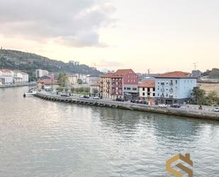 Vista exterior de Àtic de lloguer en Bilbao  amb Calefacció