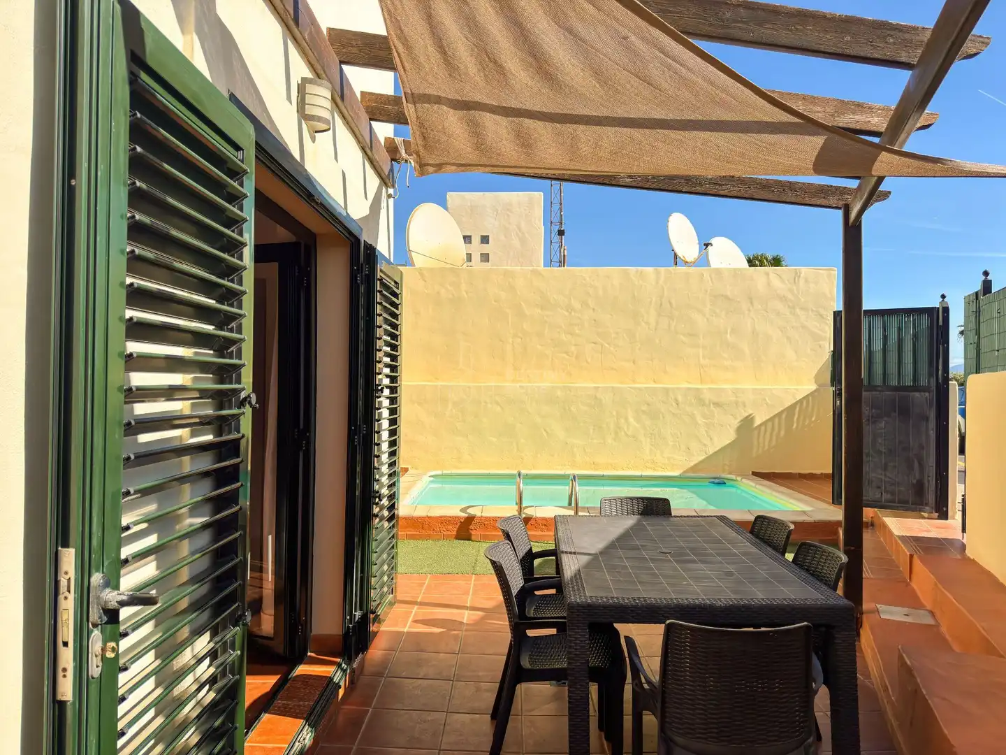 Terrassa de Casa o xalet en venda en La Oliva amb Terrassa, Piscina i Moblat