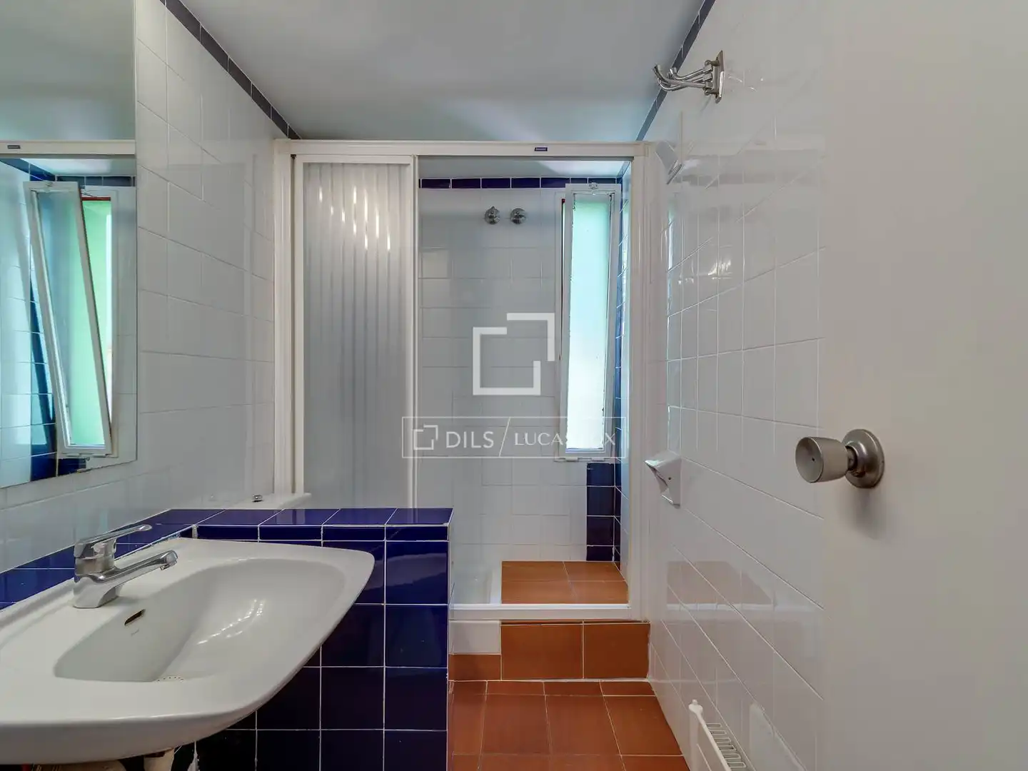 Baño de Casa o chalet de alquiler en Barcelona con Aire acondicionado, Calefacción y Jardín privado