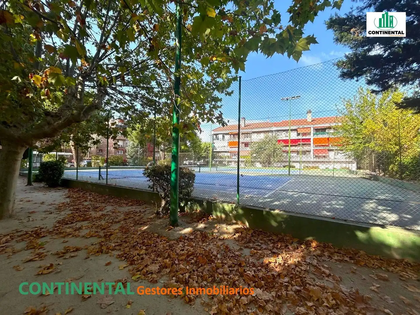 Außenansicht von Wohnung zum Verkauf in Collado Villalba mit Heizung, Terrasse und Gemeinschaftspool