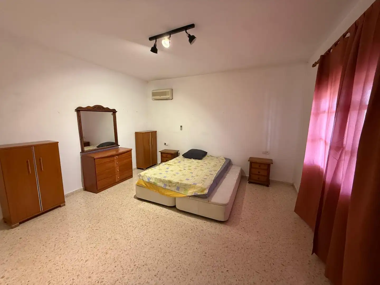 Habitación de Casa o chalet de alquiler en Benalmádena con Aire acondicionado y Jardín privado