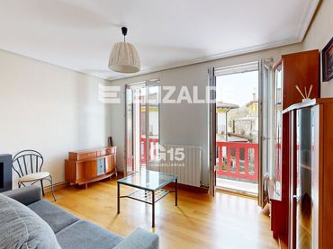 Appartamento con balcone in vendita a Miguel de Alduntzin Kalea