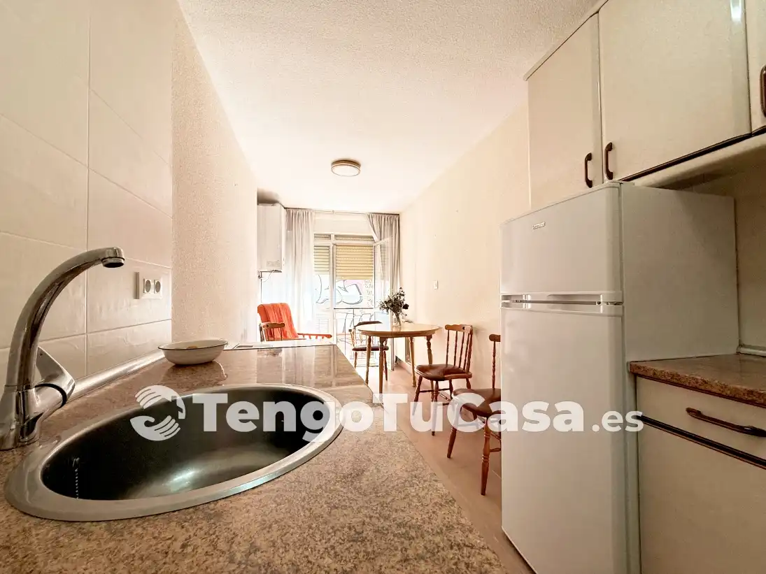 Kitchen of Flat for rent in Madrid  with Heating, Furnished and Oven