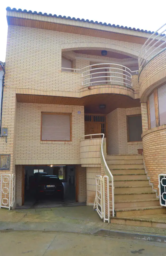 Vista exterior de Casa o chalet en venta en Albalatillo con Aire acondicionado, Jardín privado y Amueblado