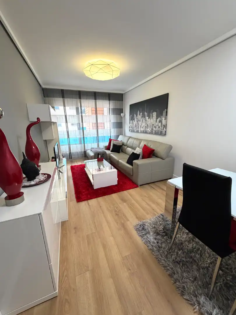 Sala de estar de Piso en venta en Barakaldo  con Trastero, Amueblado y Balcón