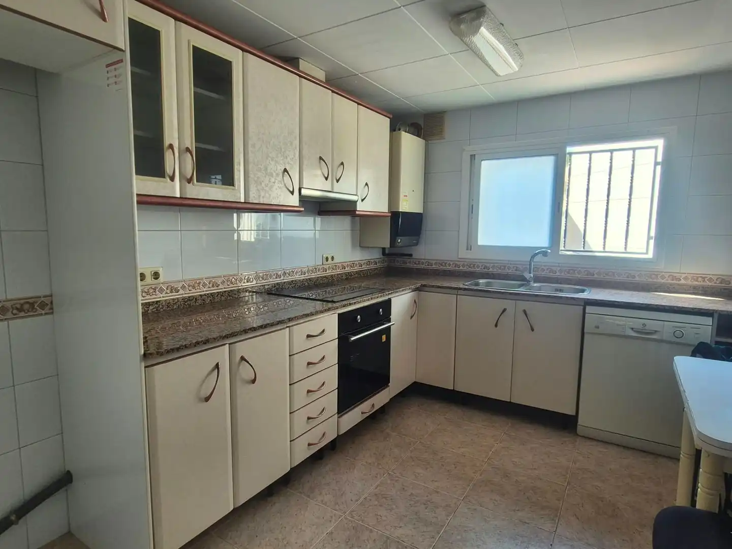 Cocina de Casa adosada en venta en Castellet i la Gornal con Calefacción