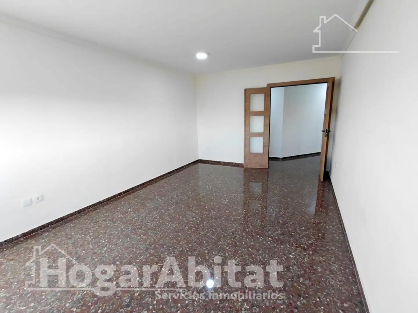 Piso con ascensor en venta en Calle JUAN DE JUANES