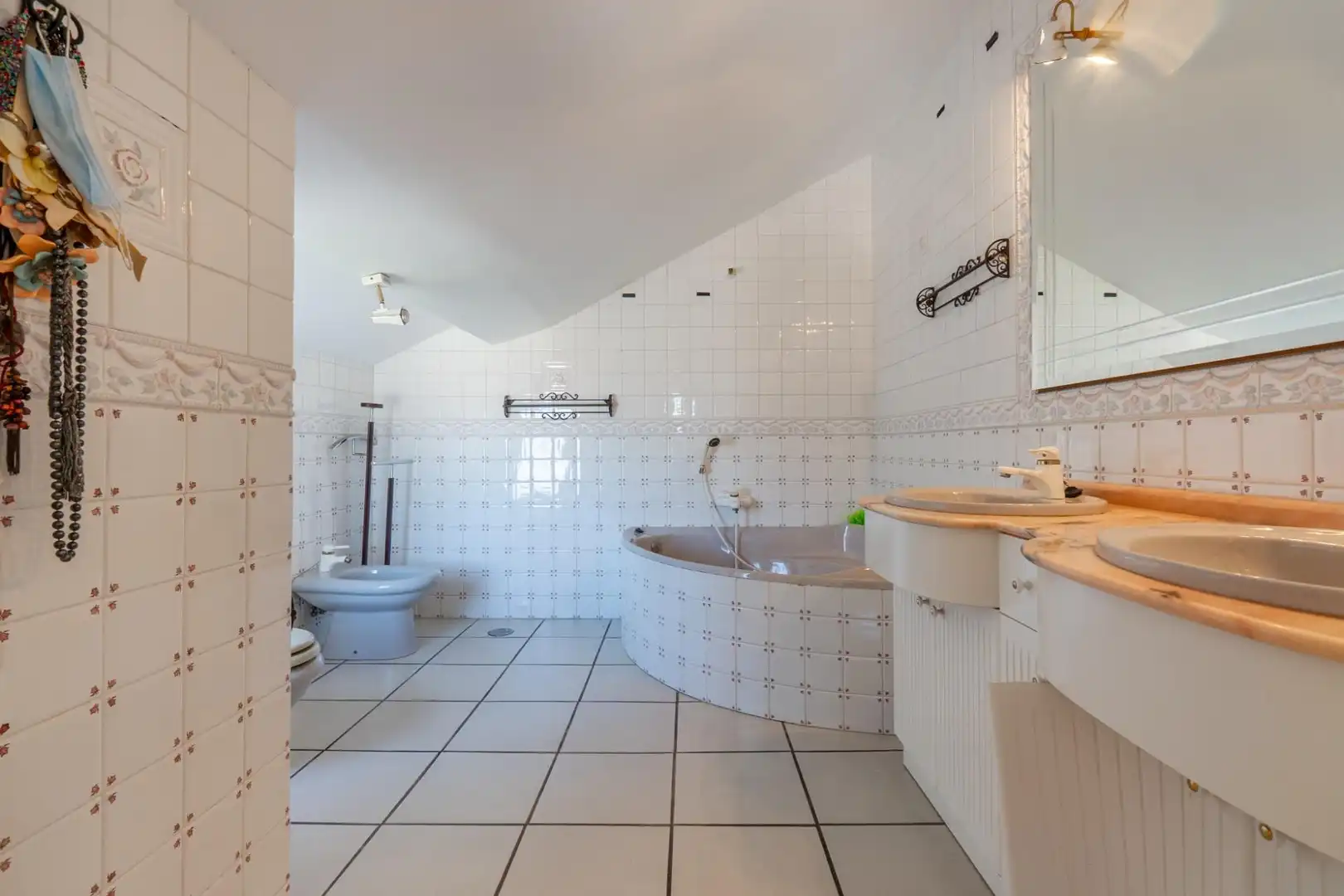 Baño de Casa o chalet en venta en Valdepeñas de Jaén con Aire acondicionado, Calefacción y Jardín privado