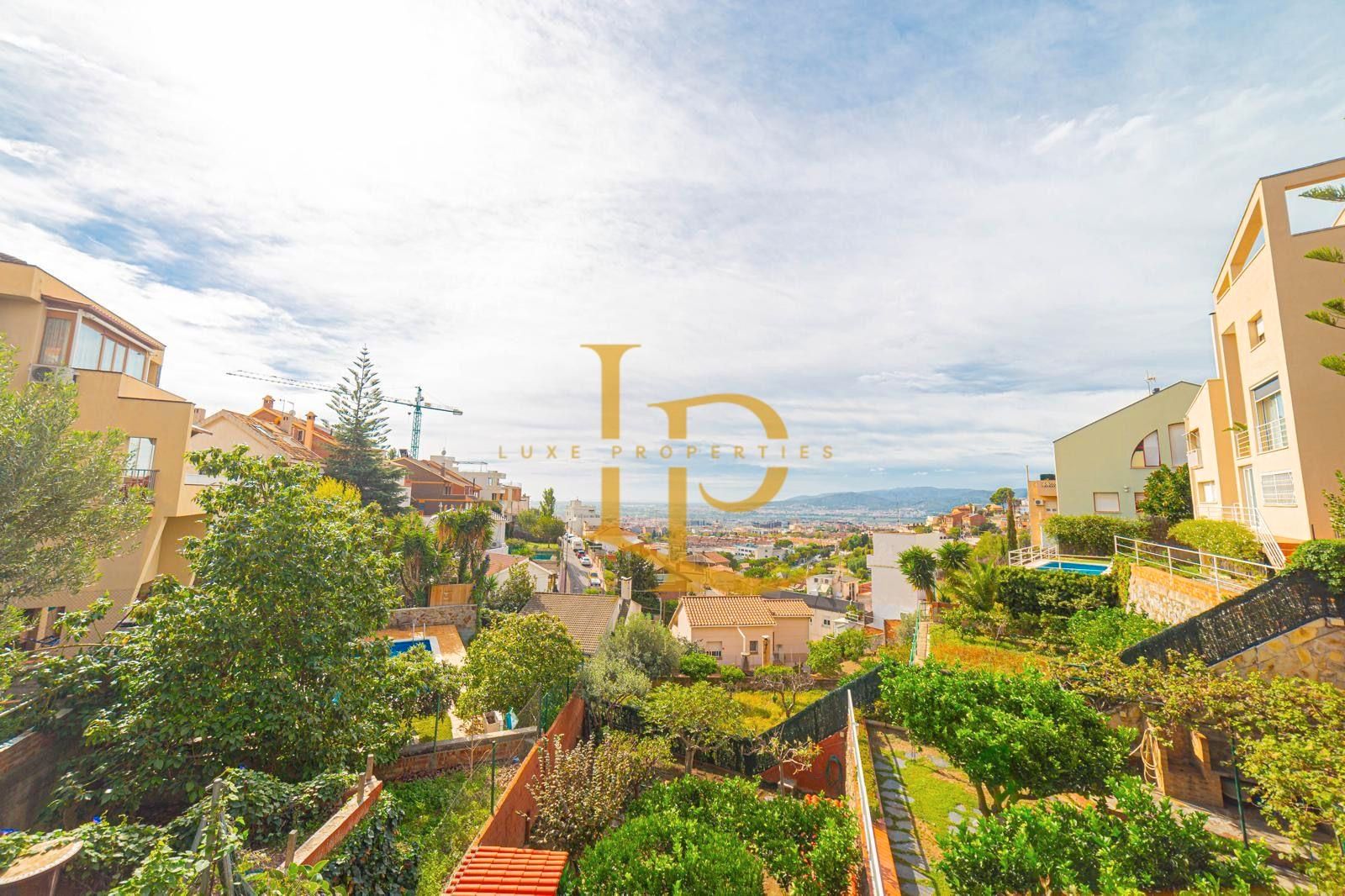 Vista exterior de Casa o chalet en venta en Esplugues de Llobregat con Aire acondicionado, Calefacción y Jardín privado