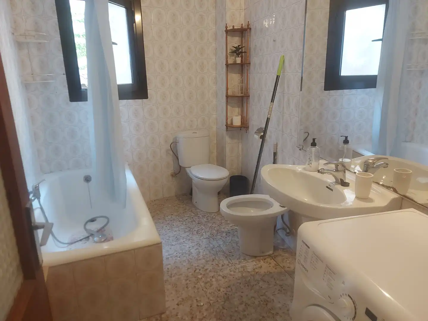 Baño de Piso de alquiler en Toledo con Calefacción, Amueblado y Horno