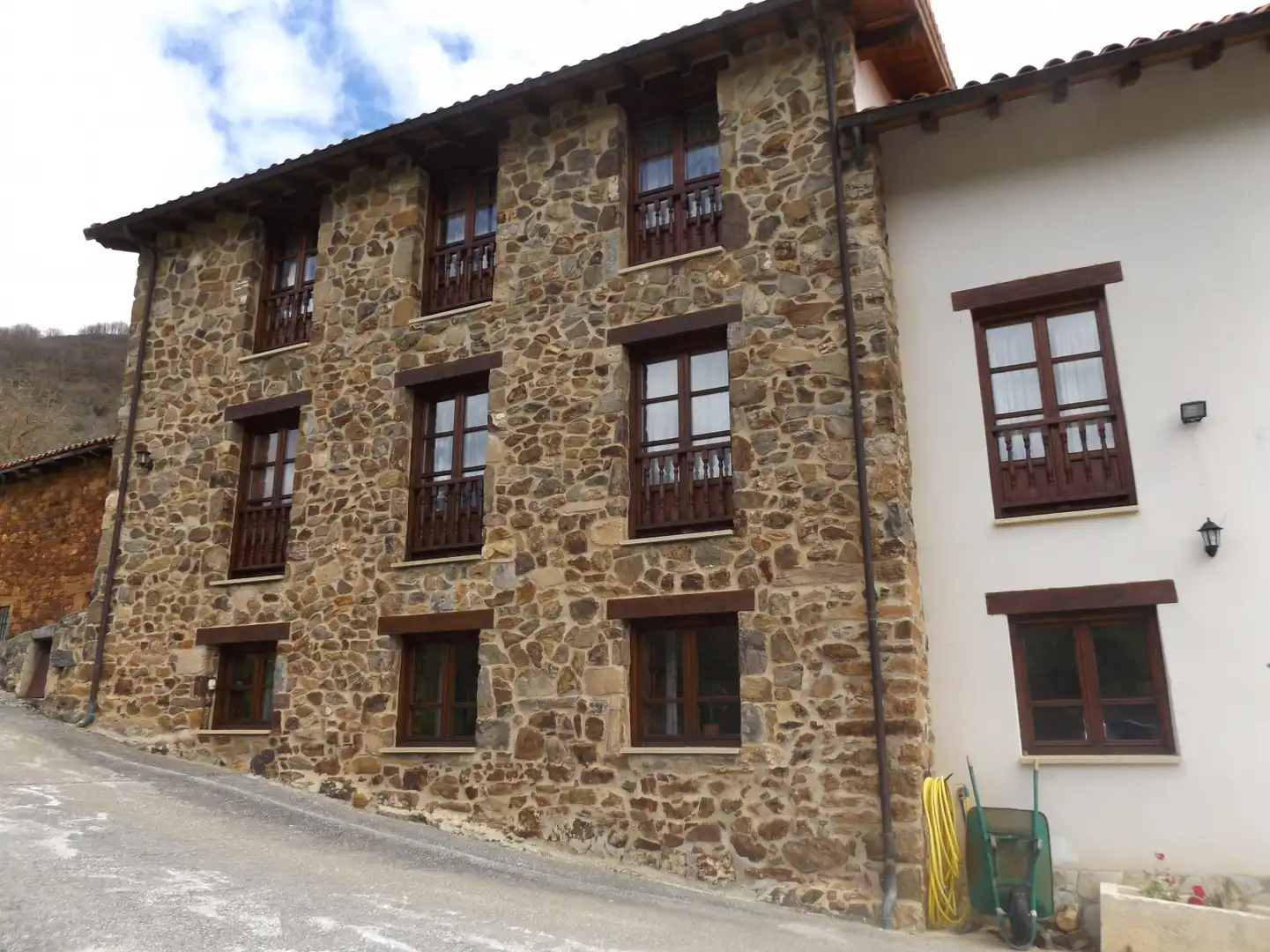 Vista exterior de Local en venda en Camaleño