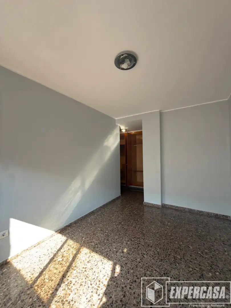 Habitación de Ático en venta en Alginet con Parquet, Terraza y Trastero