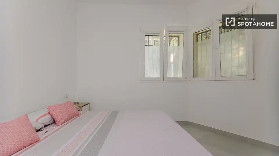Habitación de Piso de alquiler en Valencia con Aire acondicionado, Calefacción y Amueblado
