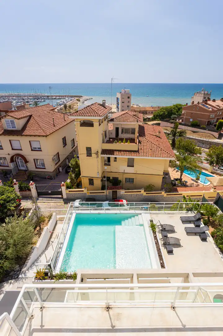 Piscina de Edifici en venda en El Masnou amb Alarma