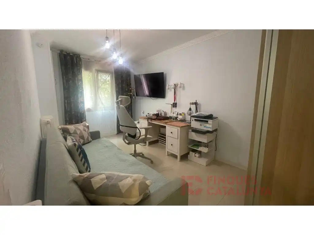 Habitación de Piso en venta en Girona con Aire acondicionado, Calefacción y Balcón