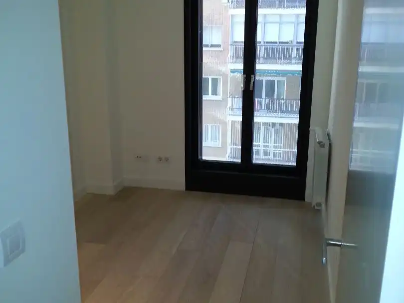 Bedroom of Flat for rent in Madrid  with Air Conditioner, Parquet flooring and Storage room