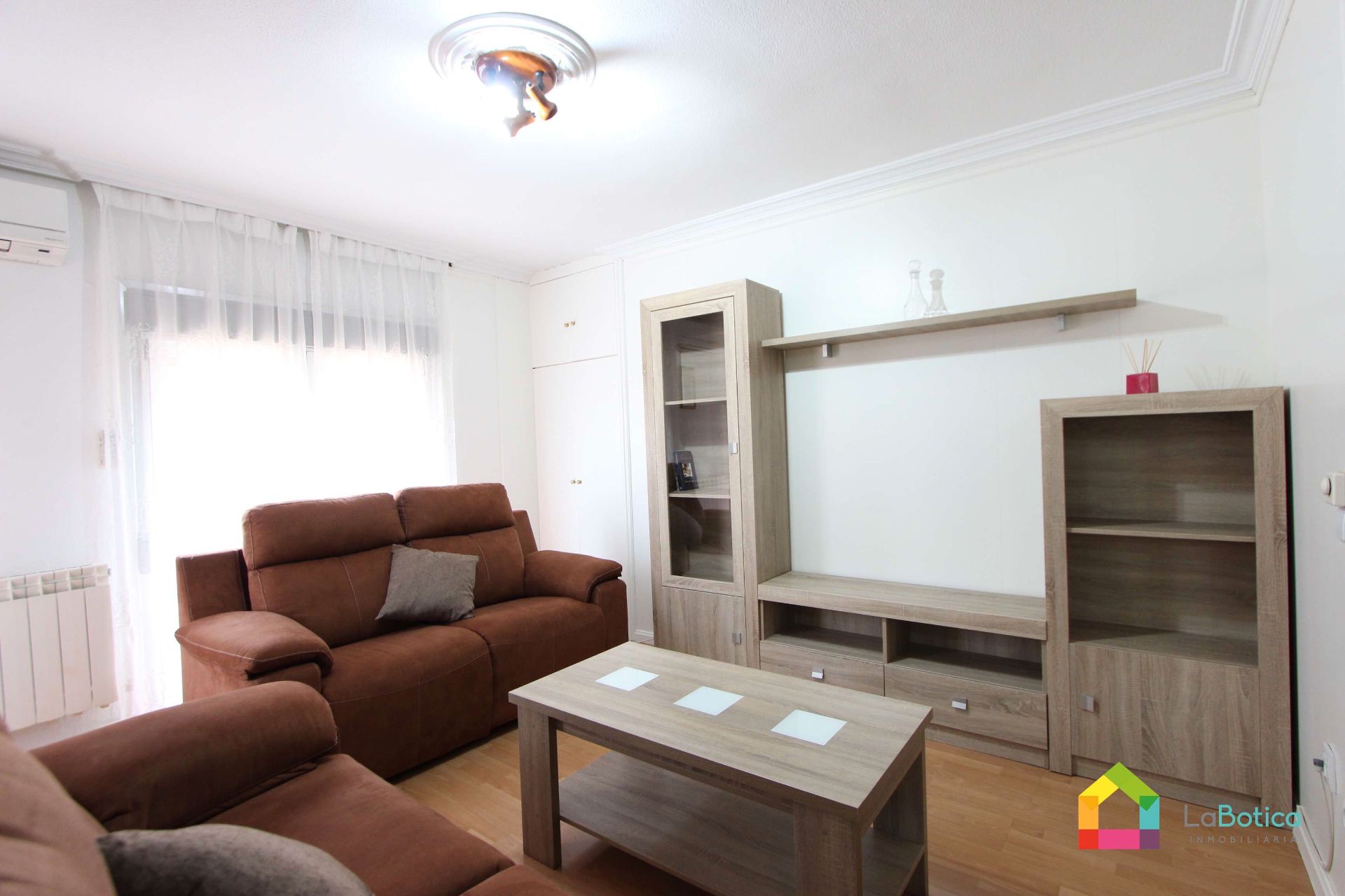 Living room of Flat for rent in  Toledo Capital  with Air Conditioner, Heating and Furnished