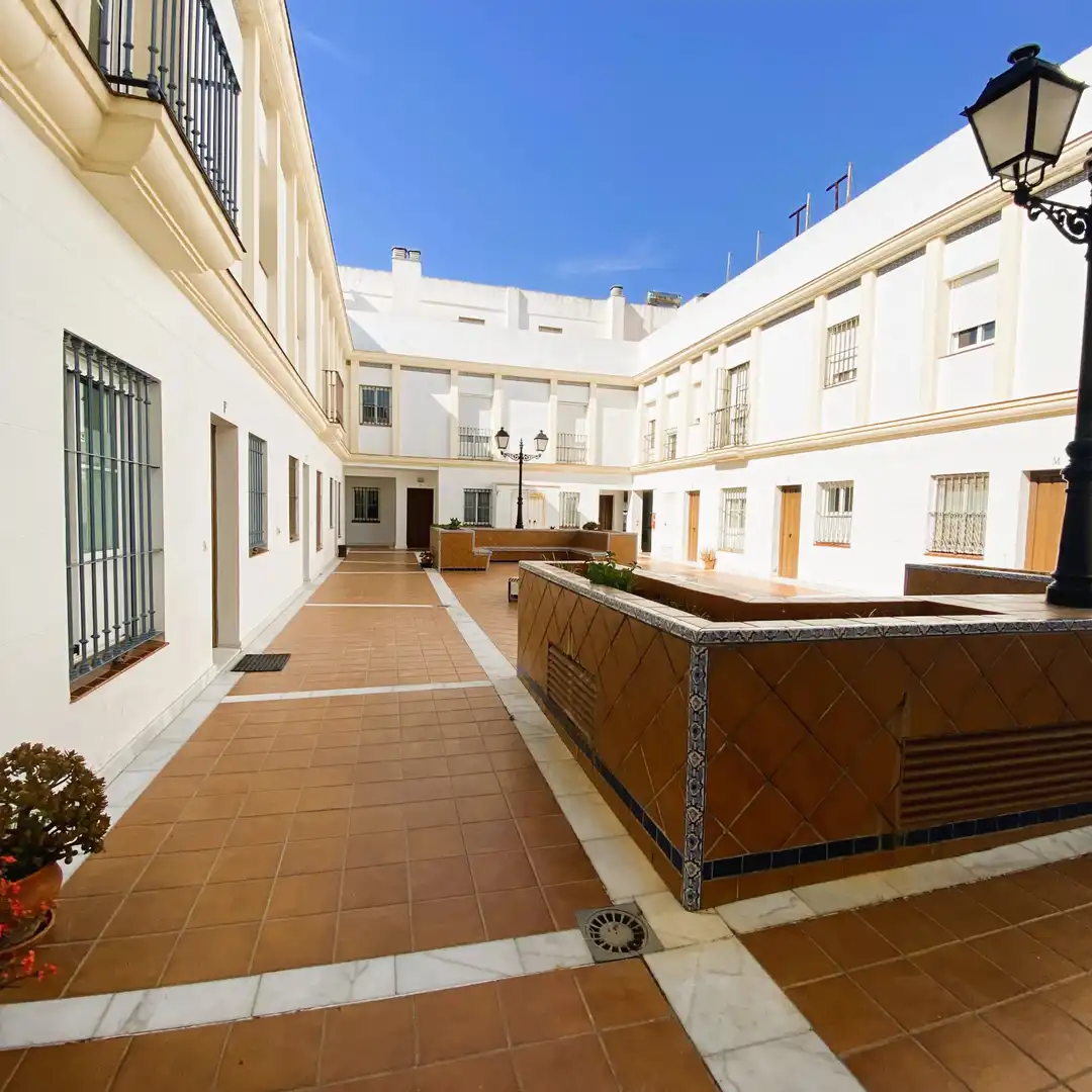 Vista exterior de Casa adosada en venta en Dos Hermanas con Aire acondicionado, Parquet y Trastero