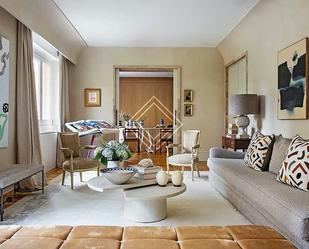 Living room of Flat to rent in  Madrid Capital  with Air Conditioner, Heating and Terrace