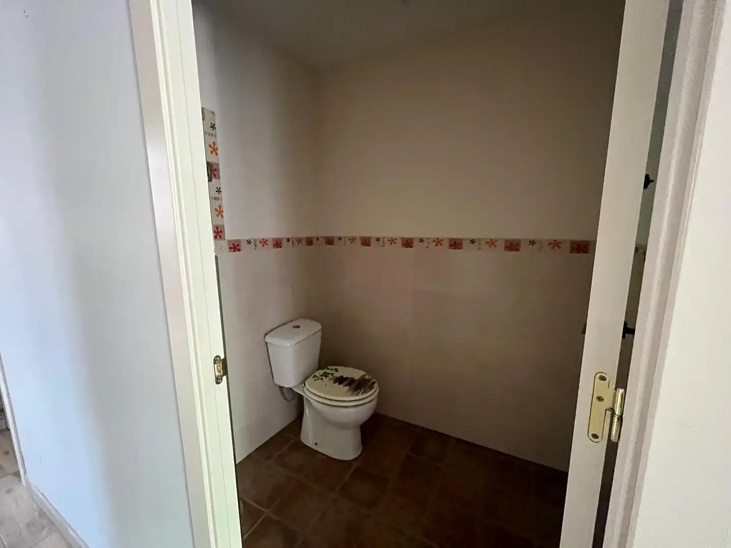 Badezimmer von Geschaftsraum zur Miete in Tudela de Duero mit Heizung und Parkett