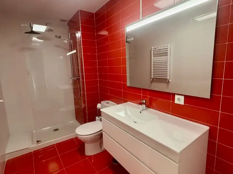 Bathroom of Flat for sale in Mora  with Air Conditioner, Heating and Parquet flooring