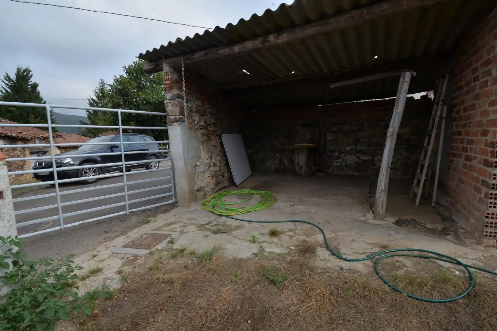 Aparcament de Finca rústica en venda en Oviedo  amb Traster