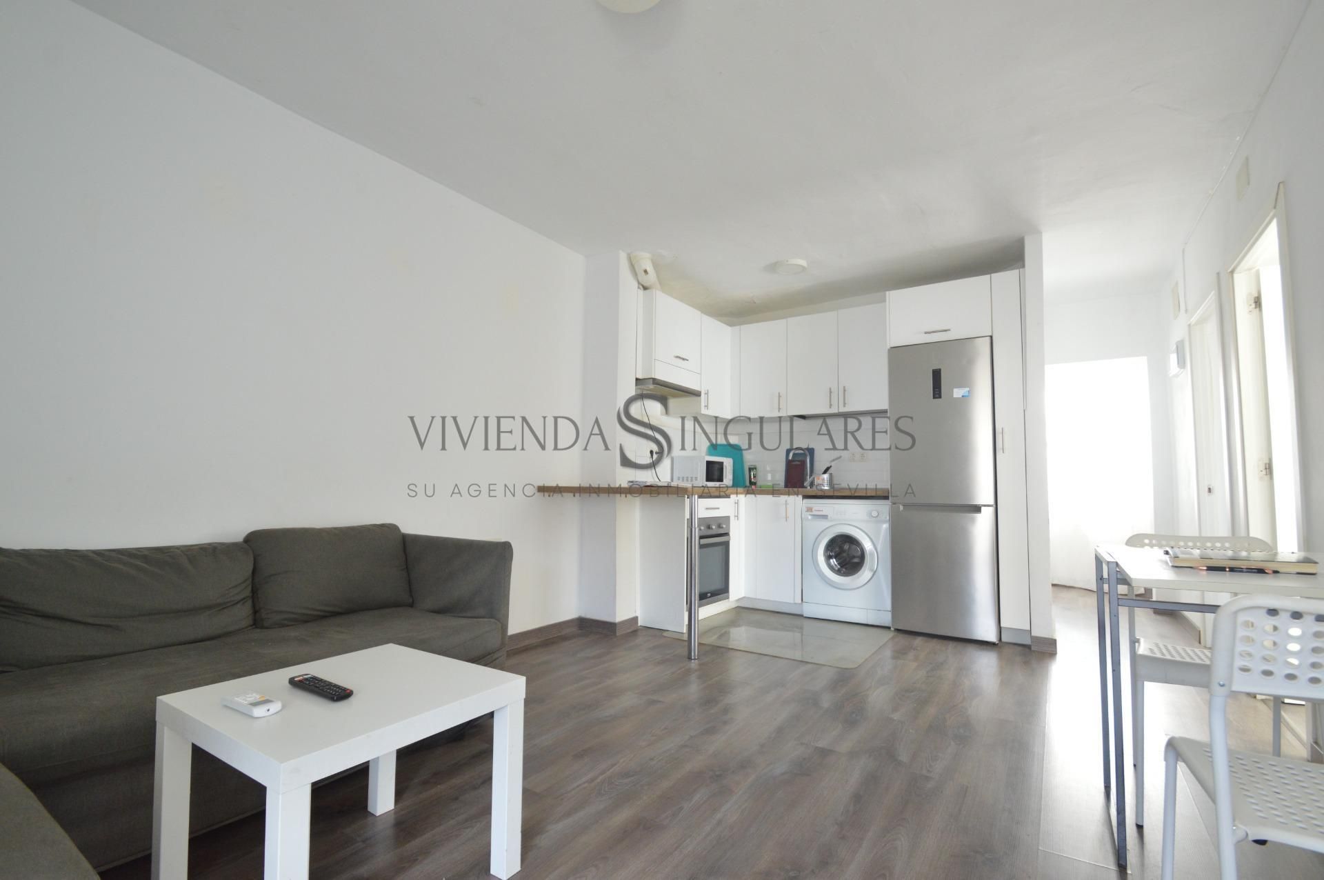 Sala d'estar de Pis en venda en  Sevilla Capital amb Aire condicionat i Terrassa