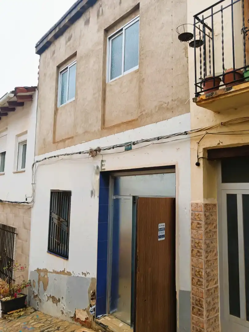 Vista exterior de Casa o chalet en venta en Navarrés