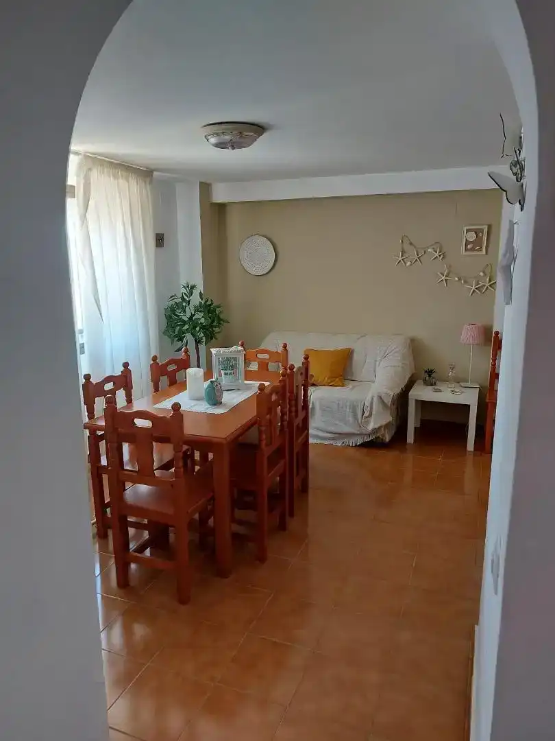 Sala d'estar de Casa adosada de lloguer en Conil de la Frontera amb Balcó
