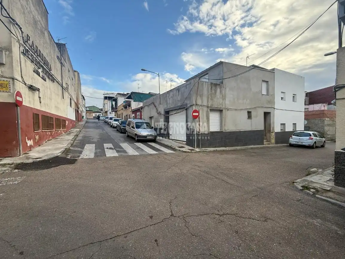 Exterior view of Houses for sale in Badajoz