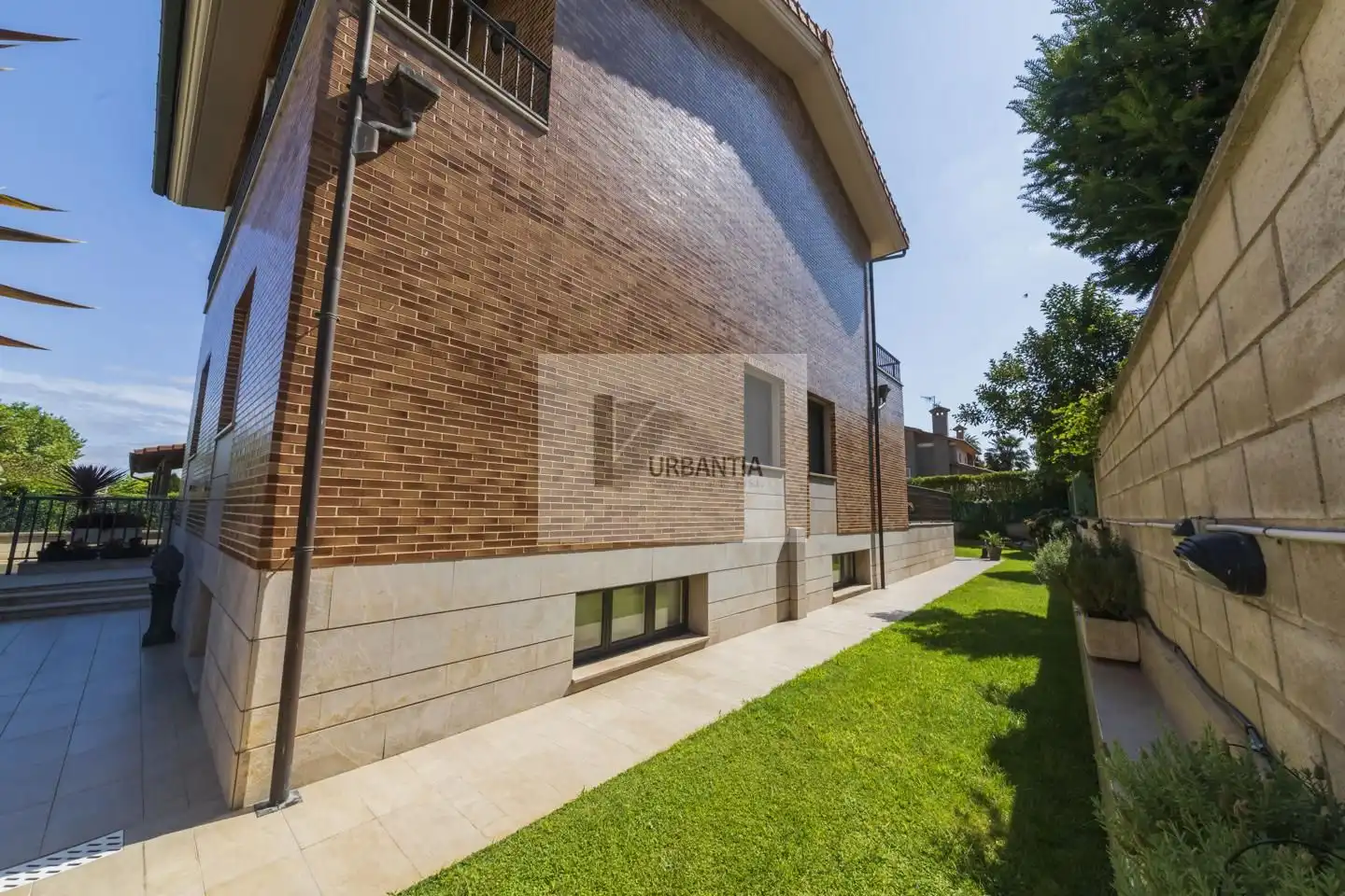 Vista exterior de Casa o chalet en venta en Cizur con Calefacción, Jardín privado y Parquet