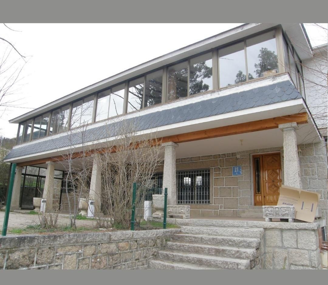 Vista exterior de Casa o xalet en venda en Manzanares El Real