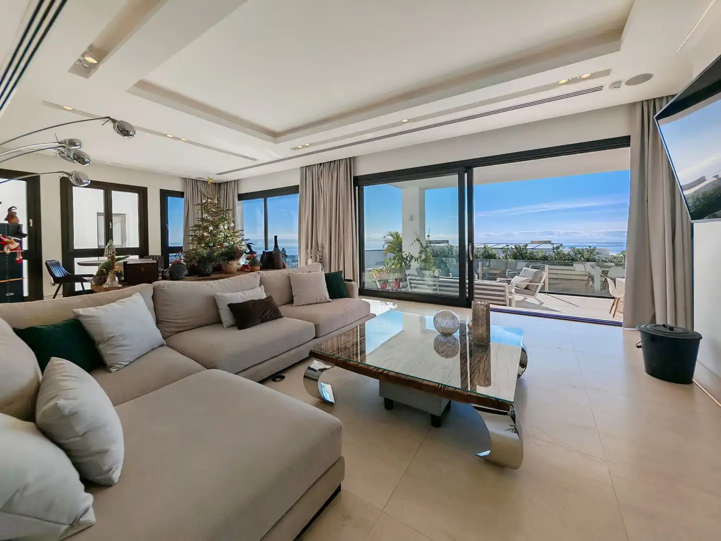 Chalet con piscina en venta en Urbanizacion los Altos de los Monteros, imagen 2