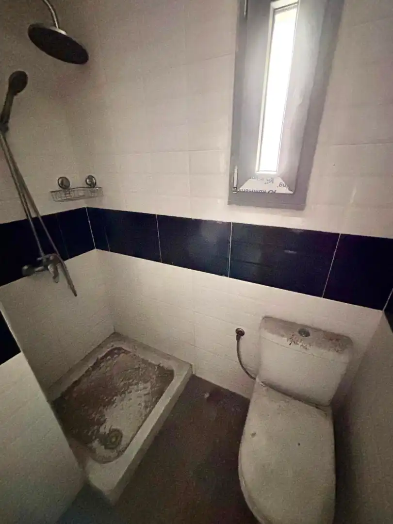 Bany de Pis en venda en Gijón  amb Parquet