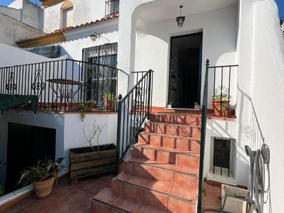 Exterior view of Single-family semi-detached for sale in Mairena del Aljarafe  with Swimming Pool