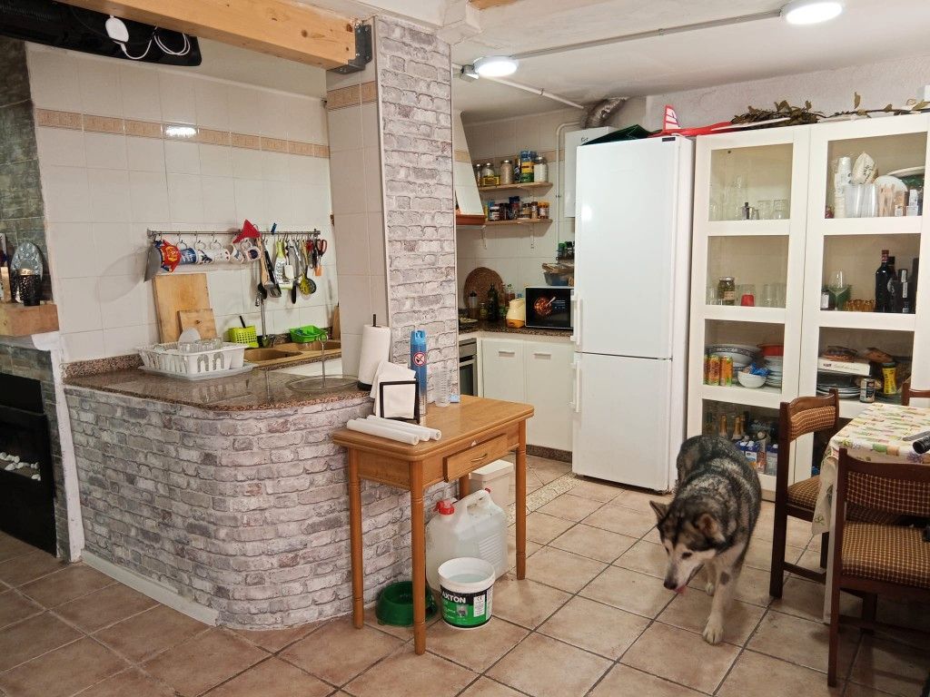 Cuina de Casa o xalet en venda en Calles amb Calefacció, Parquet i Moblat