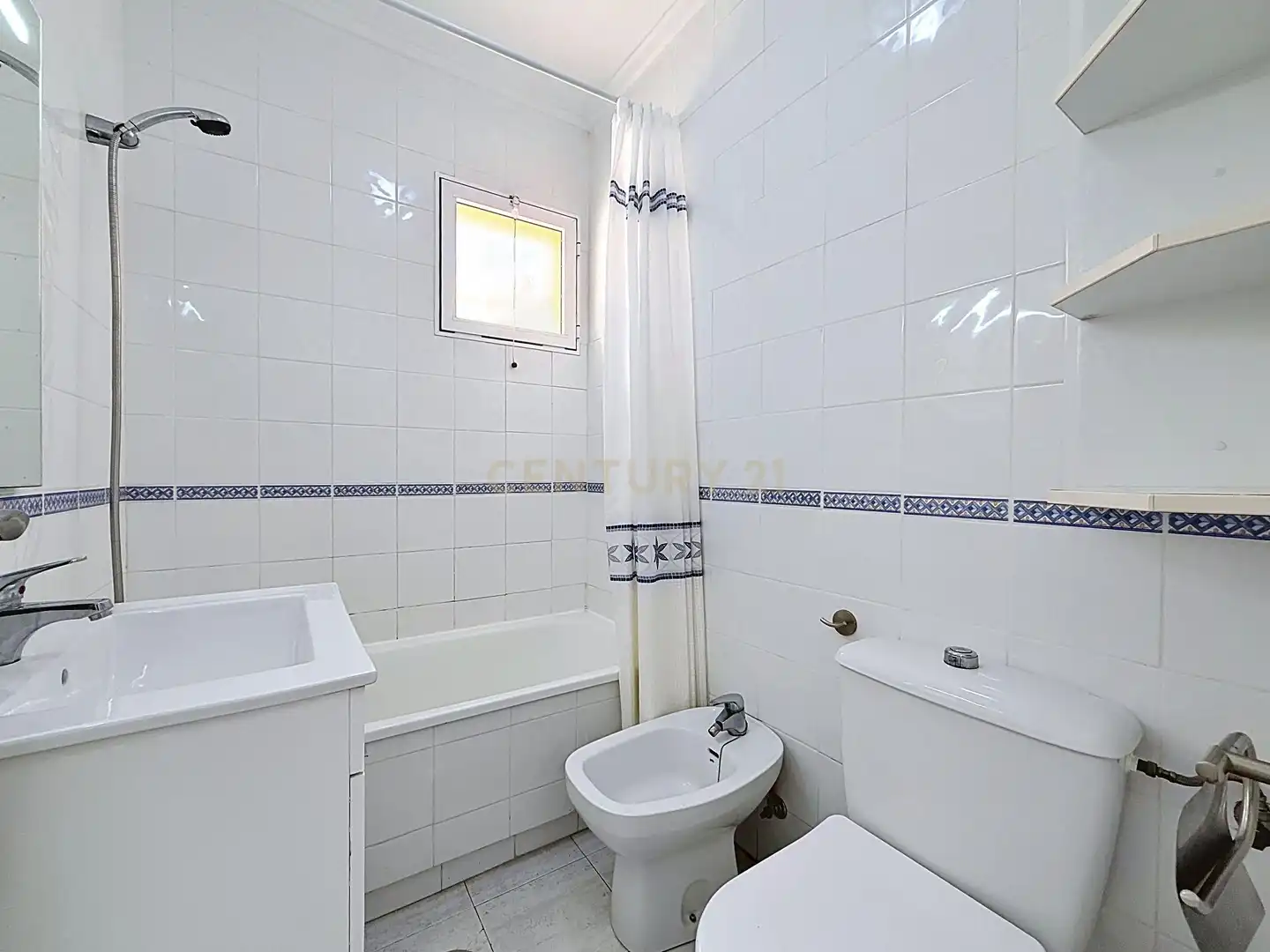 Baño de Planta baja en venta en Orihuela con Aire acondicionado, Trastero y Piscina comunitaria